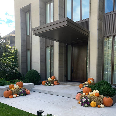 hallowe'en pumpkin display_edited.jpg