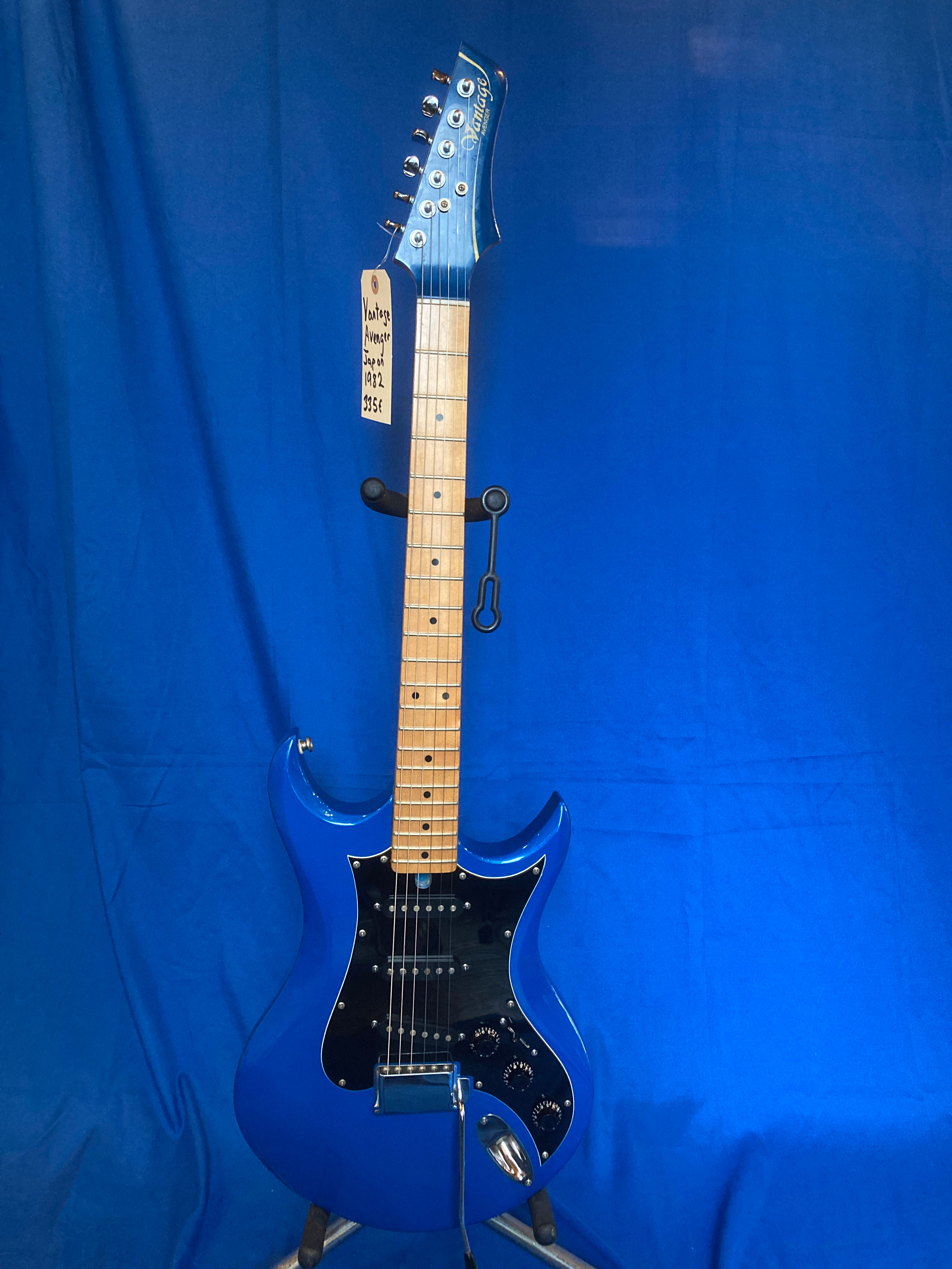Vantage Avenger 1982 Bleu