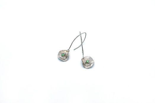 18kt witgouden oorbellen met tsavoriet.
richtprijs; 1090€