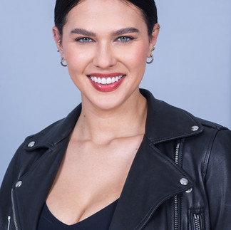 Commercial acting headshots in Los Angeles