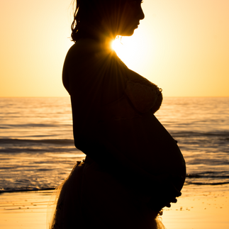 Beach maternity photoshoot in Los Angeles