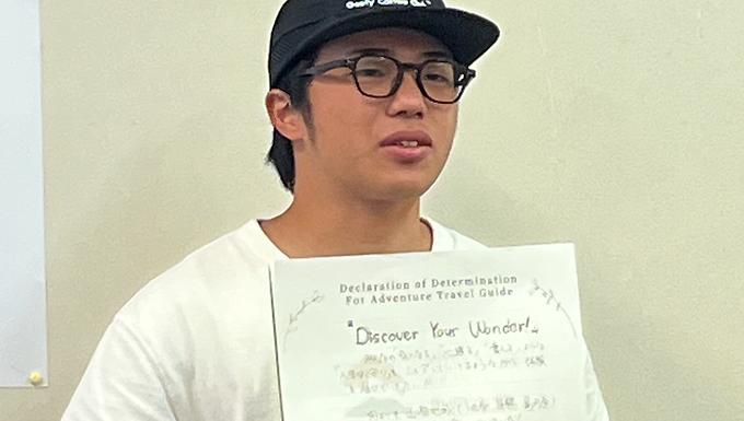 ━━━━━━━━━━━━━━━━━━━━━━━━━━━━━━━━━━━━━━
中野 翔太 / SHOTA NAKANO
Nature Program Designer|Hunter-Gatherer Guide|Photographer
─ Follow your Bliss. ── 地球とともに生きる、原始感覚の案内人 ─
━━━━━━━━━━━━━━━━━━━━━━━━━━━━━━━━━━━━━━
【 ABOUT 】
─────────────────────────────────────────
神奈川県小田原市を拠点に、古民家を舞台とした
「生産から消費の過程」にフォーカスしたネイチャープログラムを設計・開催。
狩猟・採集・調理を一連の体験として提供し、
現代人が忘れかけた「食と自然のつながり」を五感で取り戻す場を創っている。
「自然離れ」が加速する現代において、
何世代先へも自然の魅力を享受できる環境をつくることをミッションに掲げ、
「Life with Earth.」を合言葉に活動中。
写真家としての視点も持ち、自然の中の一瞬を「第三の目」で切り取る表現力は、
プログラムの記録・発信においても独自の価値を発揮する。
現在、自身のプログラム事業「Michi」(登記準備中)を立ち上げ中。
【 PHILOSOPHY 】行動指針
─────────────────────────────────────────
1. 素直になる
2. 笑顔である
3. シェアハピ(喜びをシェアする)
4. 純粋な体験
5. 自分の波に乗る
6. Life with Earth.
【 ACTIVITIES 】活動・実績
─────────────────────────────────────────
◆ 狩猟・採集ベースのネイチャープログラム開発・運営
・ 神奈川県小田原市の古民家を拠点に開催
・ 狩猟・山菜採集・調理・食事という「生産から消費」の一連の流れを体験として設計
・ 参加者が自分の手で命と食を扱うことで、自然への敬意と感謝を体感できる内容
◆ 写真による自然の記録・発信
・ カメラを「自分の第三の目」として捉え、自然の中のヒト・モノ・コトを記録
・ プログラム現場の撮影・SNS発信を担い、自然体験の魅力を視覚的に伝える
・ 写真は思考と心を素直に表現できる、自分にとって最も誠実な表現手法
◆ 「Michi」 — 自然体験プログラム事業(登記準備中)
・ 自然の中での暮らしを体験するプログラムブランドとして立ち上げ準備中
・ 都市生活者が古民家・山・川・海と関わる機会を継続的に創出することを目指す
【 BACKGROUND 】経歴・バックグラウンド
─────────────────────────────────────────
◆ 自然との関わり(幼少期〜)
・ 幼いころから自然の中で過ごすことを好み、野山・海岸でのフィールド体験を積む
・ 「熱いお湯が蚊の毒素を分解する」ことを知って夏が大好きになったエピソードに
象徴されるように、自然の仕組みへの純粋な好奇心が行動の源泉にある
◆ 写真・映像表現
・ カメラを通して自然・人・暮らしを記録する視点を独自に磨く
・ 自然体験プログラムの現場撮影・ドキュメントを担当
◆ 狩猟・採集の実践
・ 小田原市周辺のフィールドで、狩猟と山菜・野草採集を実践
・ 「食べること」の原点に立ち返る体験を自ら積み重ね、プログラムに昇華
◆ 古民家拠点の整備・活用
・ 神奈川県小田原市の古民家をイベント・プログラムの拠点として活用
・ 伝統的な暮らしの知恵と現代のアドベンチャー体験を結びつける場として機能させる
【 PERSONAL STORY 】パーソナルストーリー
─────────────────────────────────────────
「自然離れ」という言葉を聞くたびに、もったいないと感じる。
山も川も森も海も、こんなにそこにあるのに。
中野が感じる違和感は、「自然を守ろう」という呼びかけではなく、
「そもそも自然が好きになる体験が足りていない」というところにある。
だから彼が設計するのは、説明するプログラムではなく、体験するプログラムだ。
自分で獲り、自分で調理し、自分で食べる。
その一連のプロセスを通じて、参加者は理屈ではなく身体で
「自分が自然の一部である」ことを思い出す。
─────────────────────────────────────────
「毎日が夏休みのように、自分のときめきに純粋に従って生きていきたい。
Life with Earth.── 地球という自然の中で、
あらゆる生命とともに生きていくことが、自分の行動指針です。」
─────────────────────────────────────────
写真を撮るのは、記録のためだけじゃない。
カメラのファインダーを覗く瞬間、自分が今何に心を動かされているかがわかる。
それが中野にとっての「第三の目」であり、自然との対話の方法だ。
【 KEYWORDS 】中野翔太を表すキーワード
─────────────────────────────────────────
Life with Earth. / 狩猟・採集 / 古民家 / 写真
Follow your Bliss. / 小田原 / 食と自然のつながり
純粋な体験 / 世代を超えた自然の継承
【 VISION & MISSION 】ビジョン・ミッション
─────────────────────────────────────────
Vision(ビジョン)
何世代先へも、自然の魅力を享受できる環境をつくる。
「Life with Earth.」を合言葉に、
自然の中での暮らしを体験できる場を日本中に広げていく。
Mission(ミッション)
狩猟・採集・調理という「生産から消費の過程」を体験として設計し、
現代人が忘れかけた「食と自然のつながり」を五感で取り戻す機会を提供する。
━━━━━━━━━━━━━━━━━━━━━━━━━━━━━━━━━━━━━━