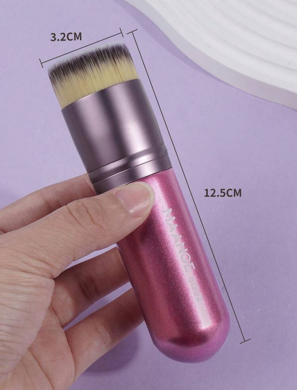 Thumbnail: Large Soft Flat Top Foundation Brush