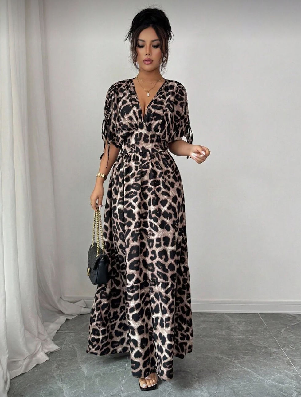 Thumbnail: Elenzga Leopard Flaired Mid-Sleeve Dress