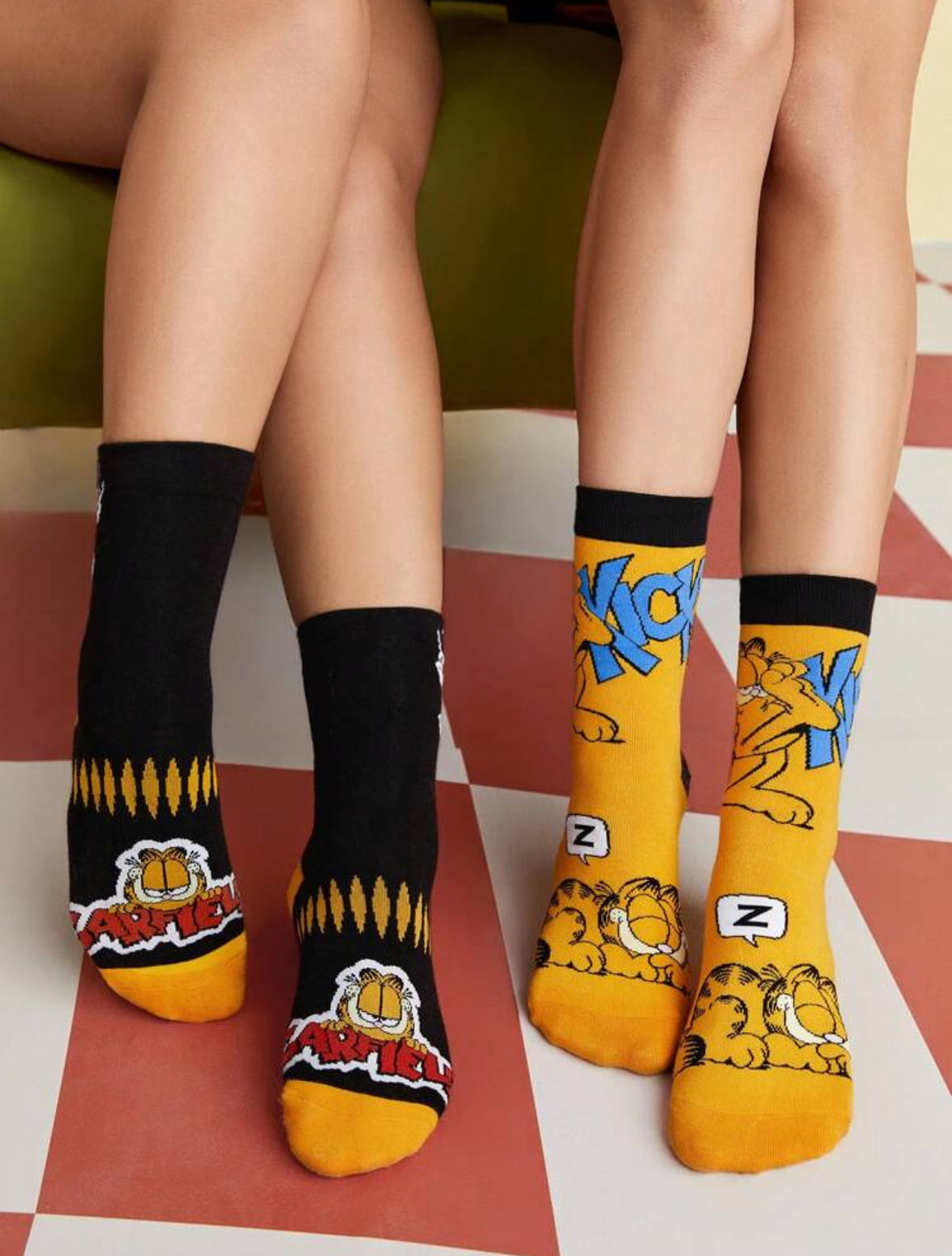 2 Pairs Unisex Teen/Adult GARFIELD Novelty Socks