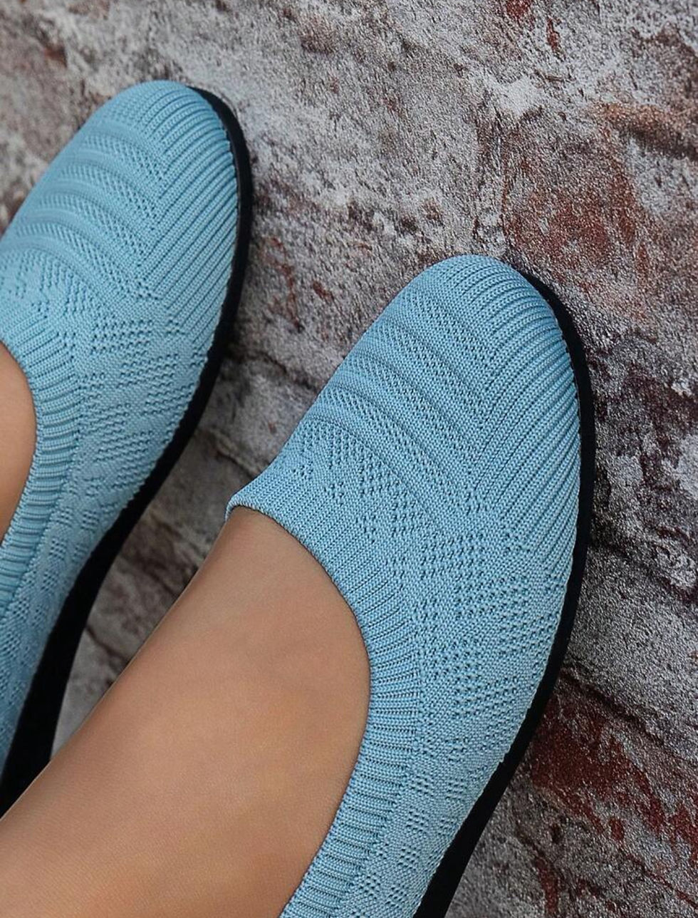 Thumbnail: CloudBreeze Ultra-Comfort Everyday Flats – Anti-Slip Knit