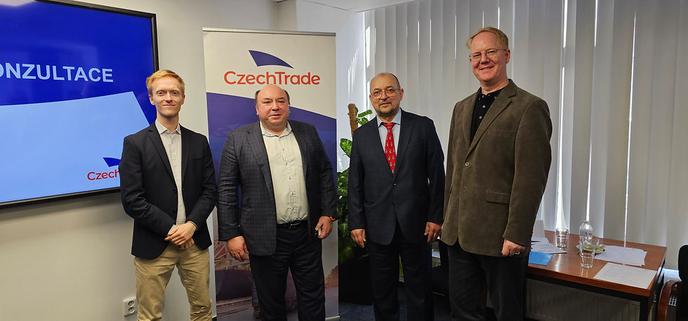 2. zleva : člen správního výboru ČSÚZ Petar P. Stanchev, Ph.D., viceprezident Česko-bulharské obchodní komory a CEO společnosti Aplis Solutions s.r.o. 3. zleva: Dantcho Dobrinov Mitchev, velvyslanec Bulharska 4. zleva: Ing. Michal Holub, ředitel zahraniční kanceláře CzechTrade v Bulharsku