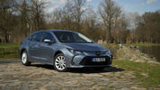 Test Toyota Corolla sedan: Atmosféra, manuál a stojí jako Fabia, přitom nabízí větší prostor a výbav