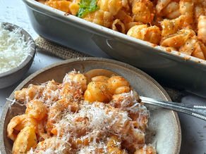 Pasta met romige tomatensaus met burrata