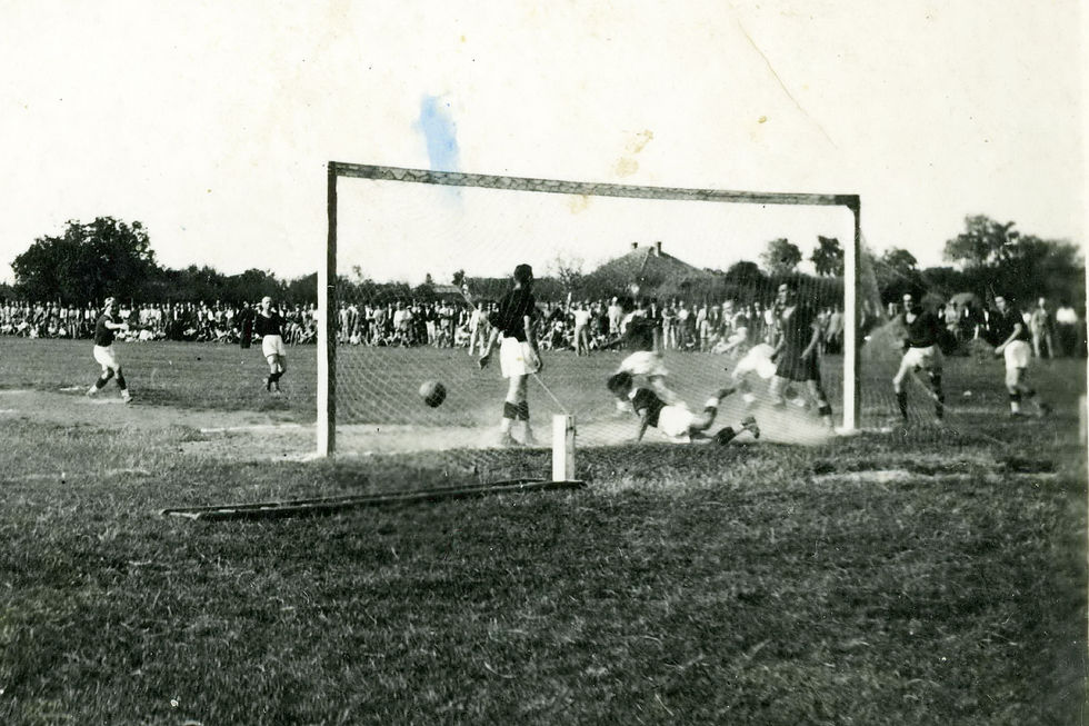 Komlós1950.jpg