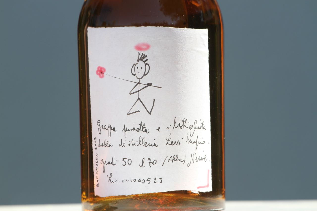 Männchen mit roter Blume - Grappa Levi (2002)