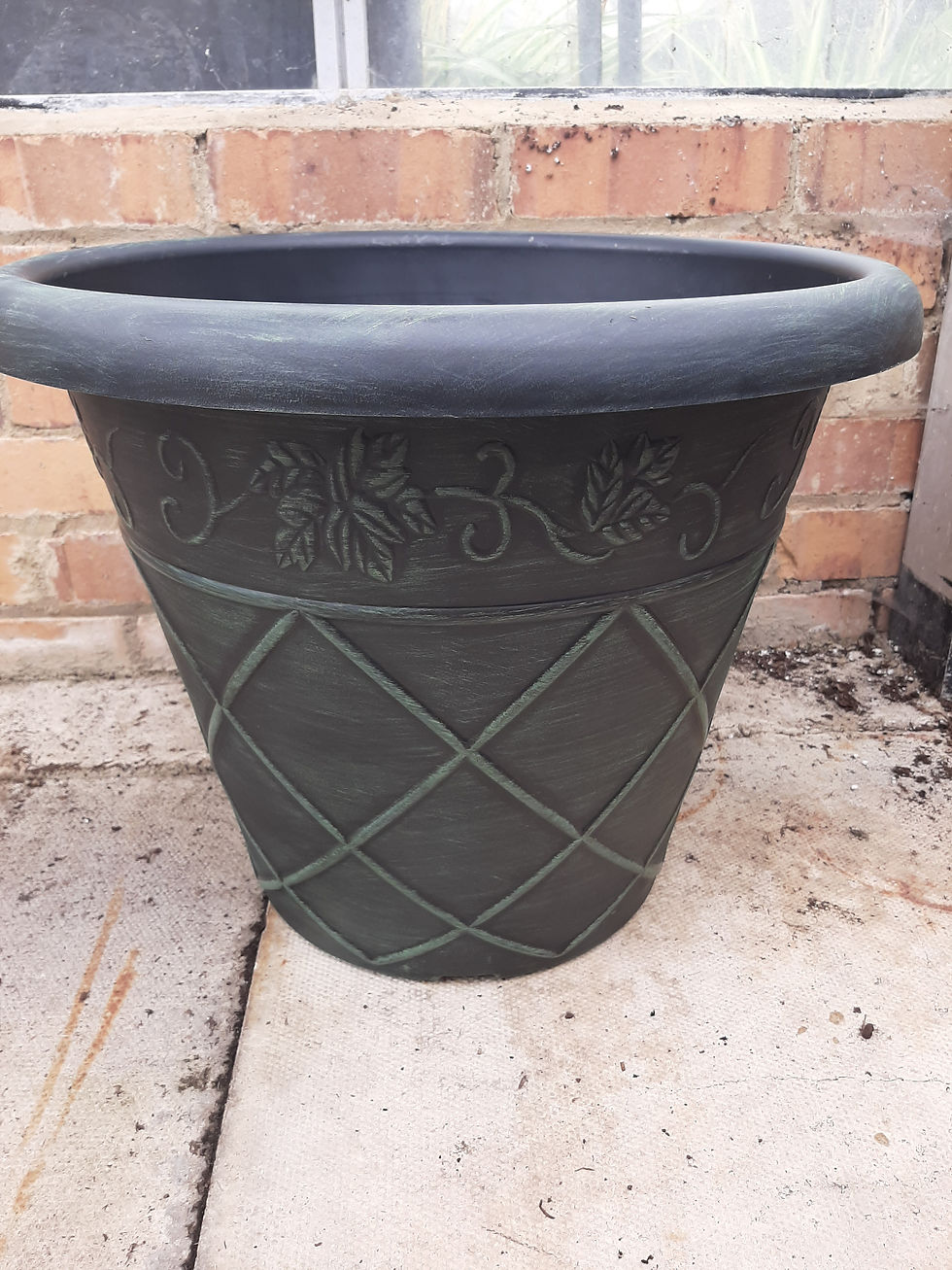 Black and green decorative planter