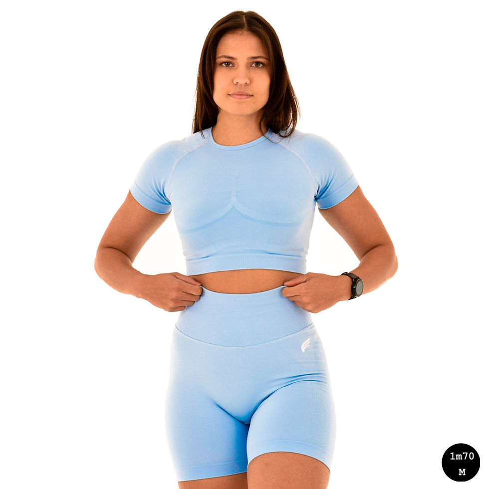 Thumbnail: Comfort Shorts in lichtblauw, DM Training sportshort dames met sculpting fit en ademende stof.