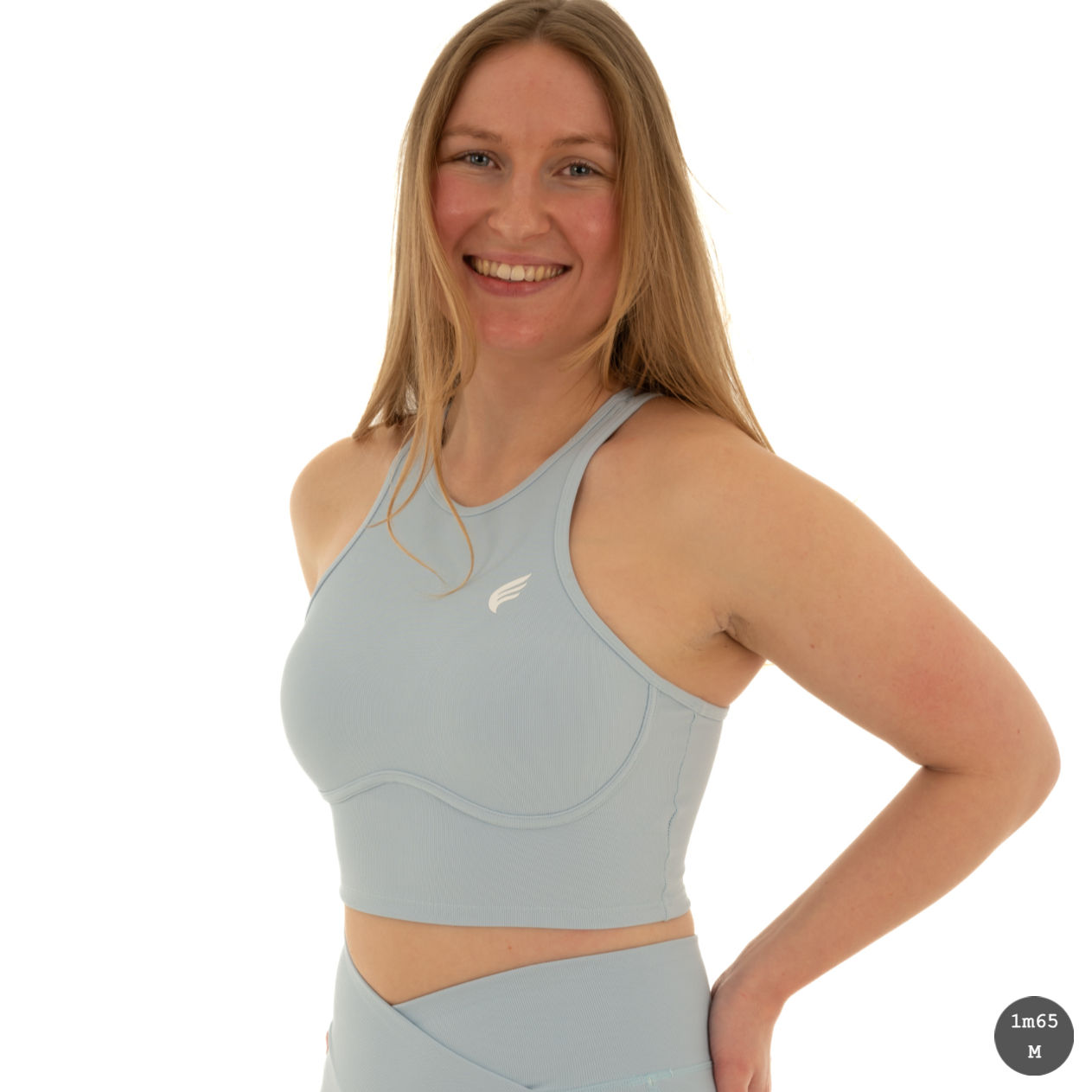 Lichtblauwe Versa Sports Bra dames high support, vooraanzicht, DM Training collectie.