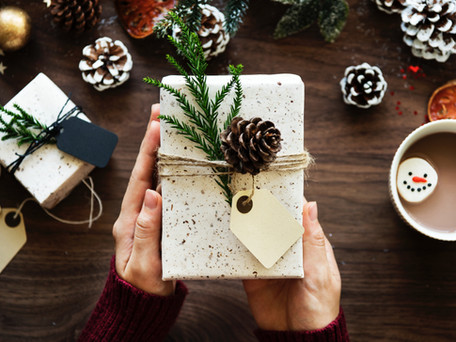 5 Great Gifts for the Woman in Your Life Who Travels A Lot