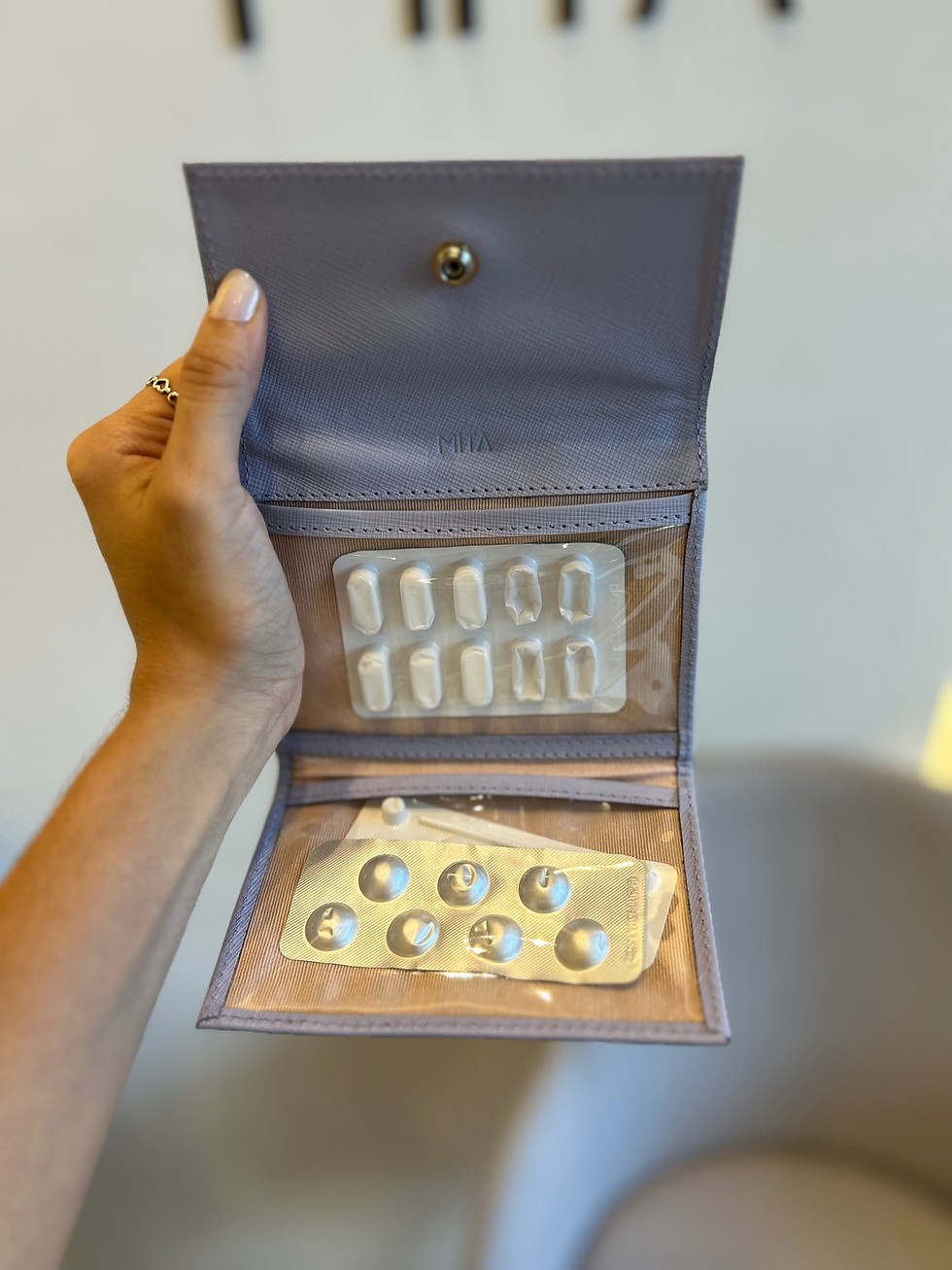 Miniatura: CASE ESSENZA