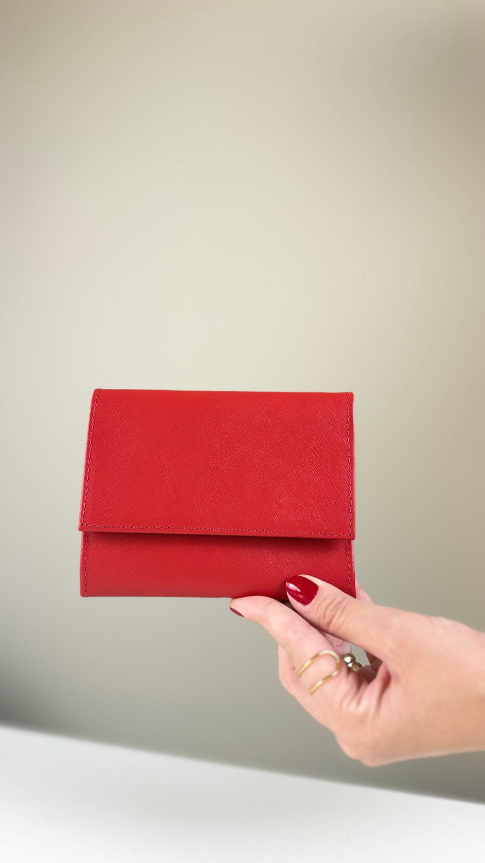 Miniatura: CASE ESSENZA