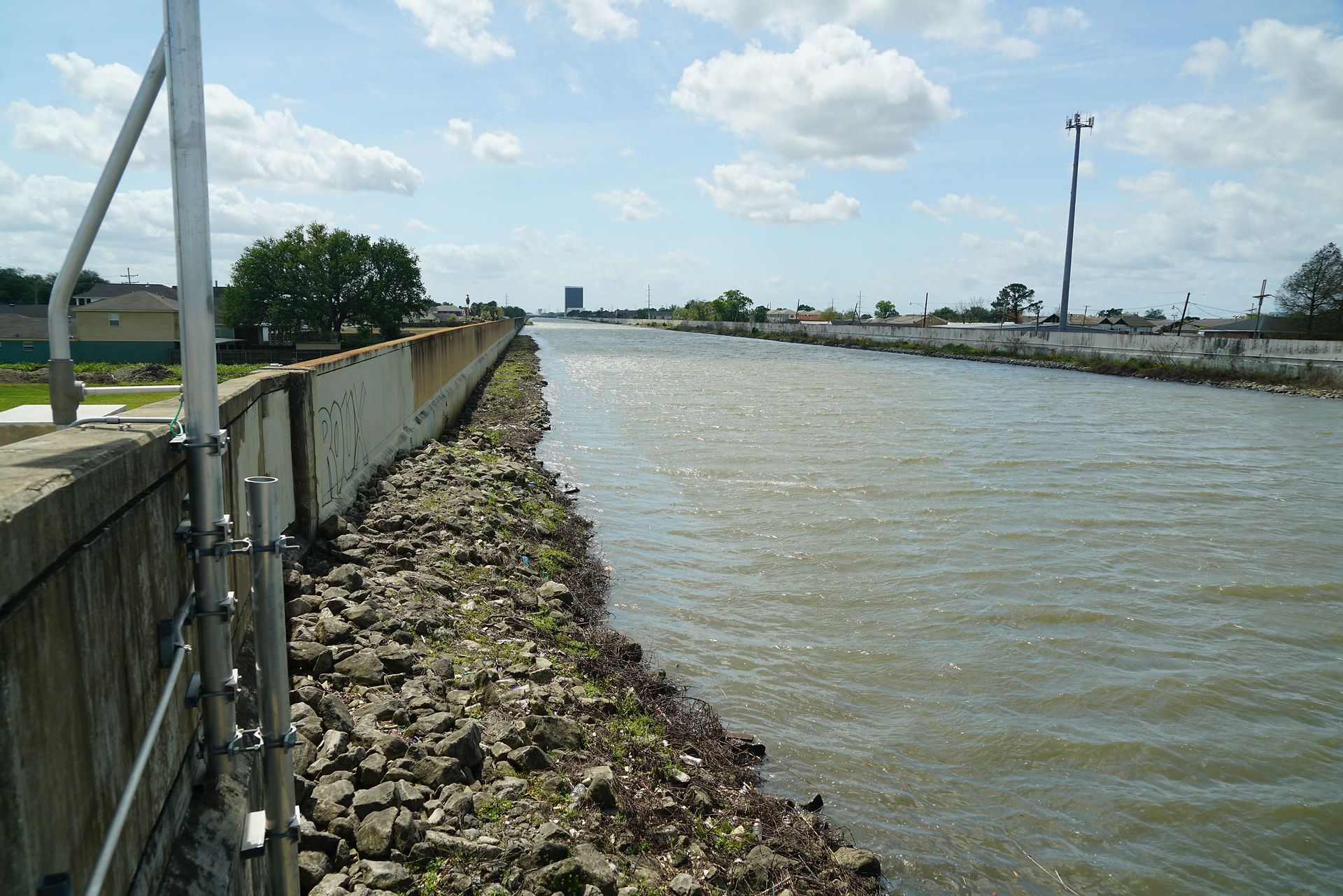 levee