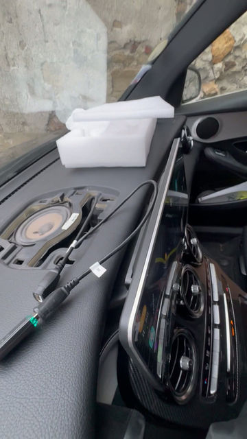 Miniature : Écran CarPlay Linux Mercedes-Benz