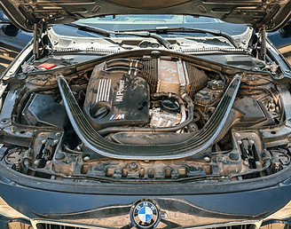 Dirty engine before engine detail