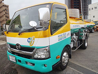 建総の浄化槽衛生車