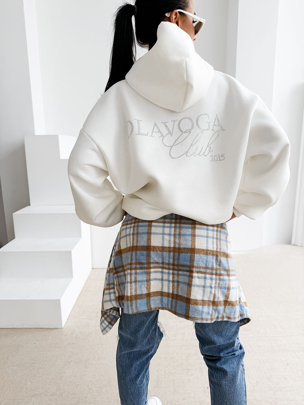 Miniaturbild: Ola Voga bluza damska MILEA 2026 oversize hoodie z kryształkowym napisem OLAVOGA Club 2015