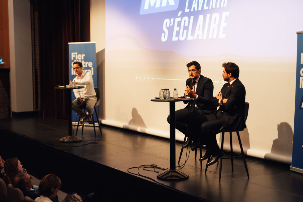 Participants et intervenants lors de la conférence MR à Waterloo, capturés pendant les échanges et la session de Q‑R.