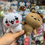 縮圖：にゃんこNyanko 白貓 + くま Kuma 棕熊 細size 掛飾公仔 一對不拆