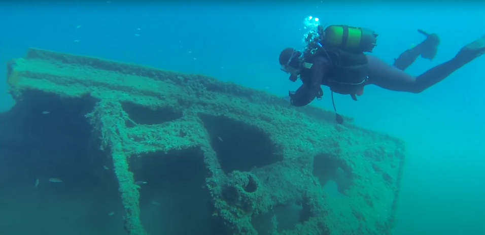 Prou et plongeur.png