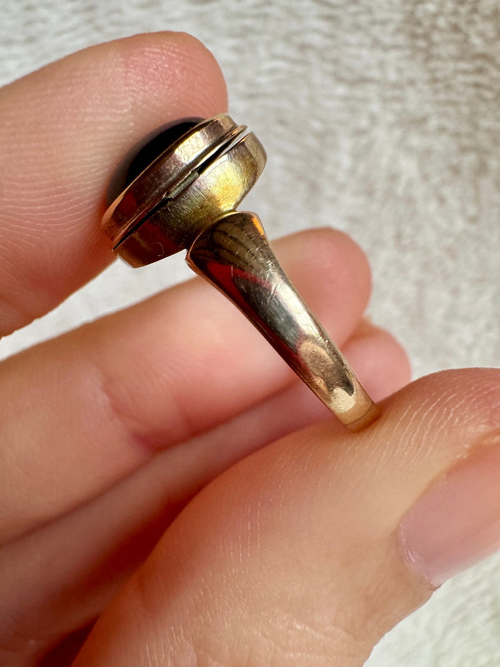 Thumbnail: Art Deco 9ct Garnet Locket Ring