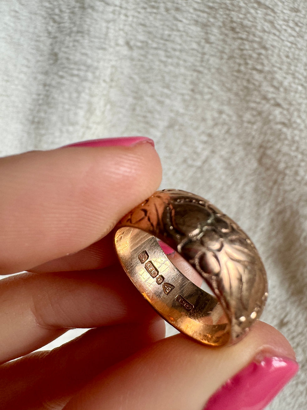 Thumbnail: Art Deco  9ct Heart Engraved Ring