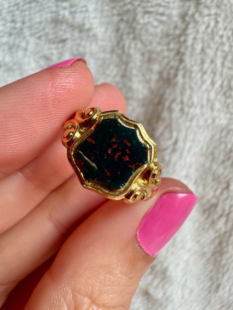 Edwardian 18ct Bloodstone Signet Ring