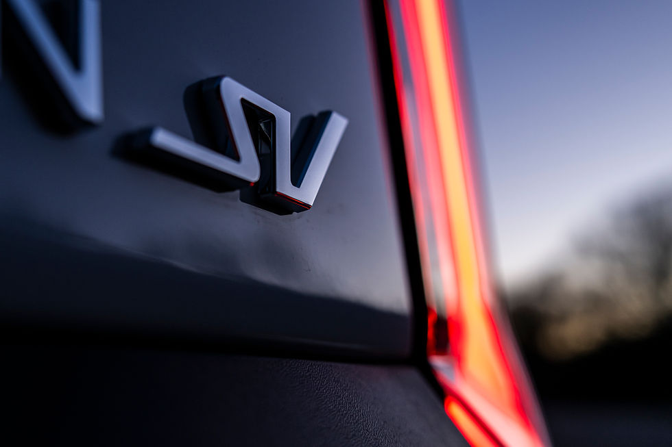 Farizon SV logo on the back of the van