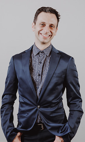 Simon Abrahams headshot by Duncan Jacob.jpg