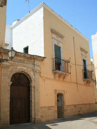 Casa R. Arcuti (Sec. XIX)