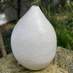 WHITE MATTE CLOSED VESSEL