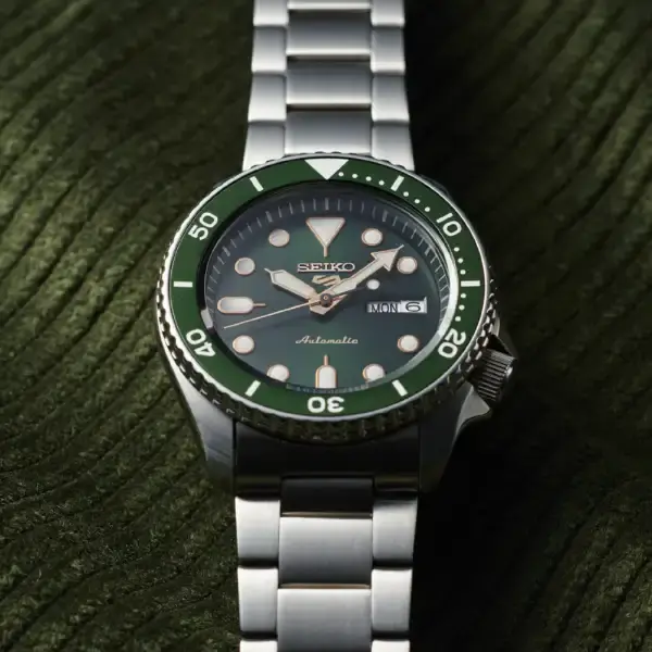Thumbnail: Seiko 5 Sports SBSA013 SKX Sports Style Dial Green Mens Watch Pre order