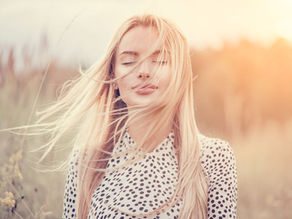 Blonde Meditation. Living with a Blank Mind