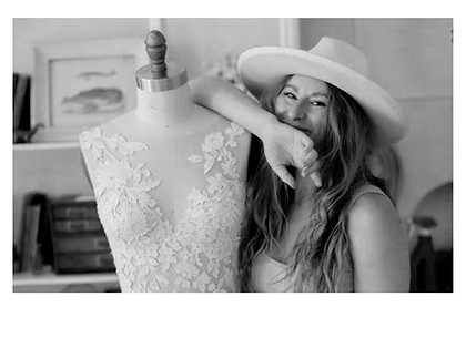 Lindsay B&W_edited.jpg