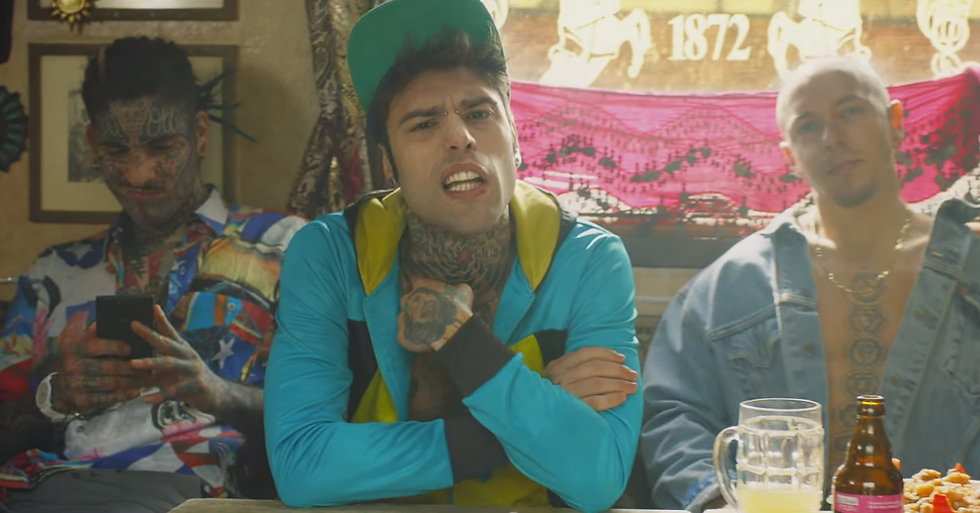 FEDEZ & J-AX - Vorrei ma non posto -