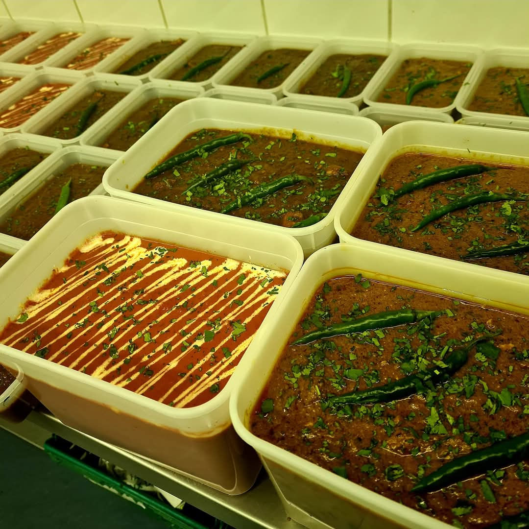 Large tubs of any  curry from the standard menu (4litre tubs will feed 10+)