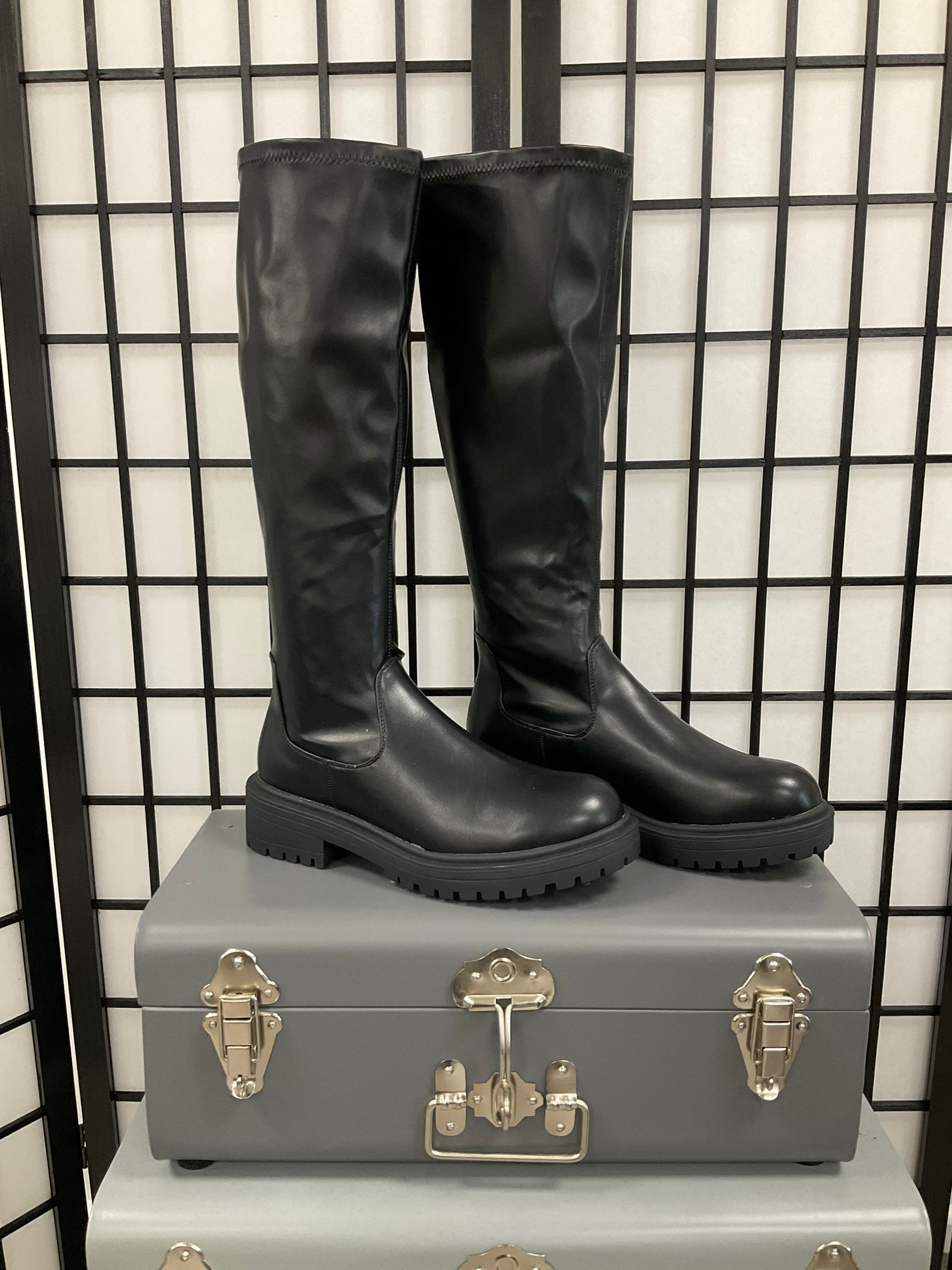 Long Black Pull On Boot