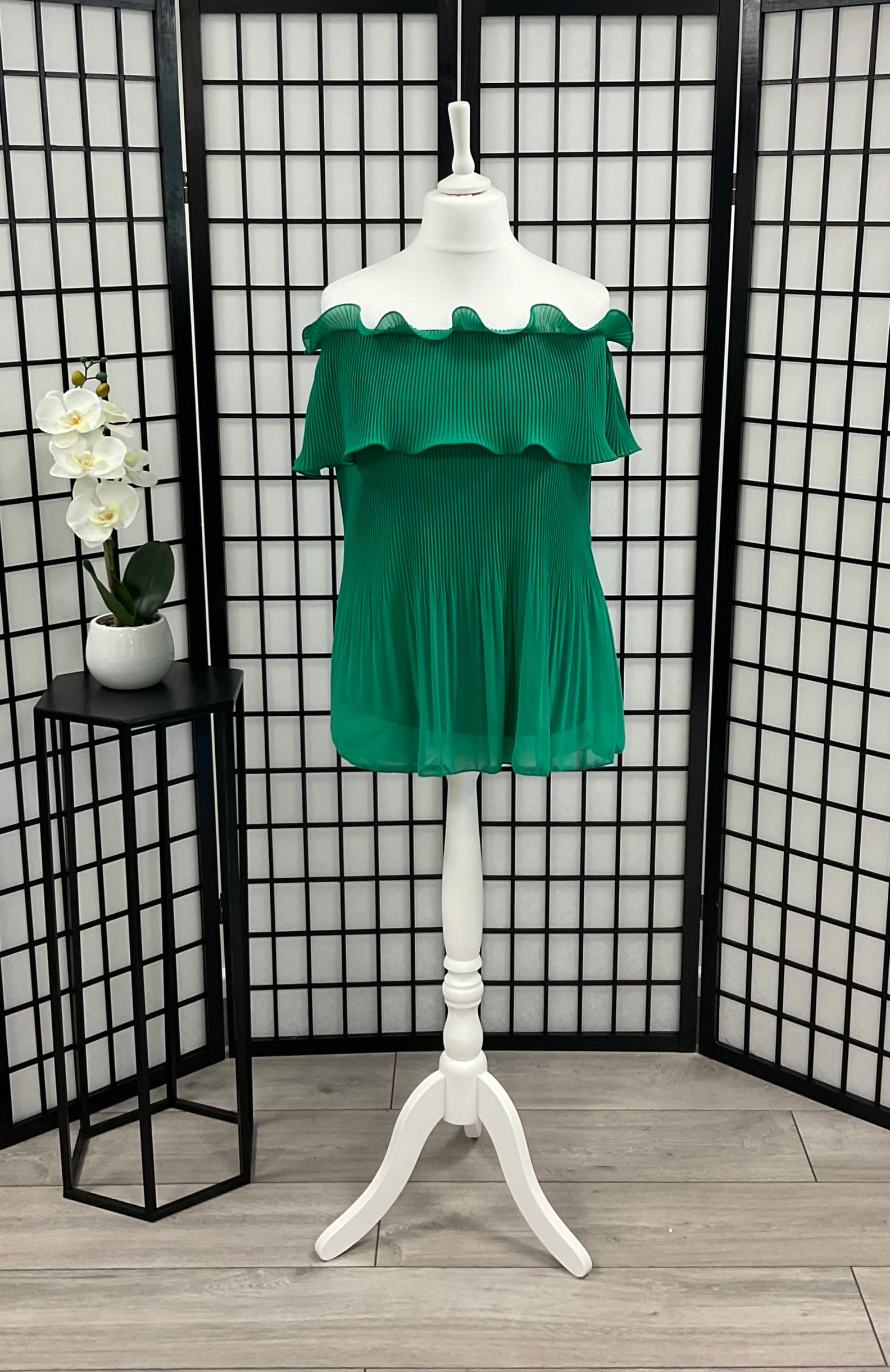 Off the Shoulder Pleated Frill Detail Top
