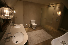 bathroom 99 (7).jpeg