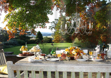 STYLING TABLE SETTINGS WITH FRUIT & FOLIAGE STRAIGHT FROM THE GARDEN