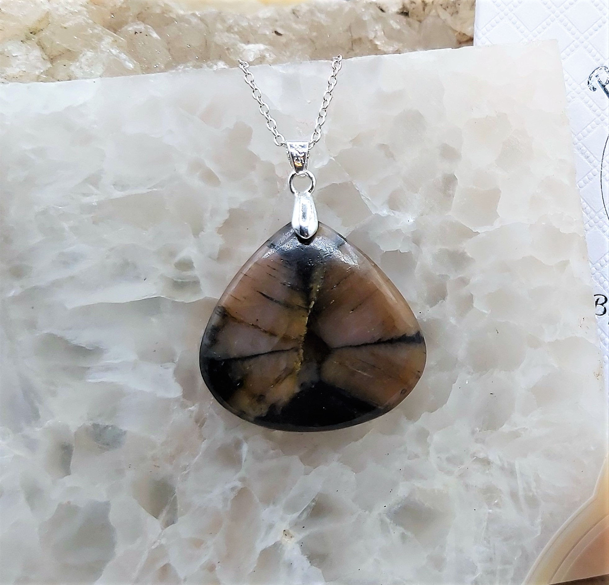Joli pendentif Chiastolite (Andalousite)