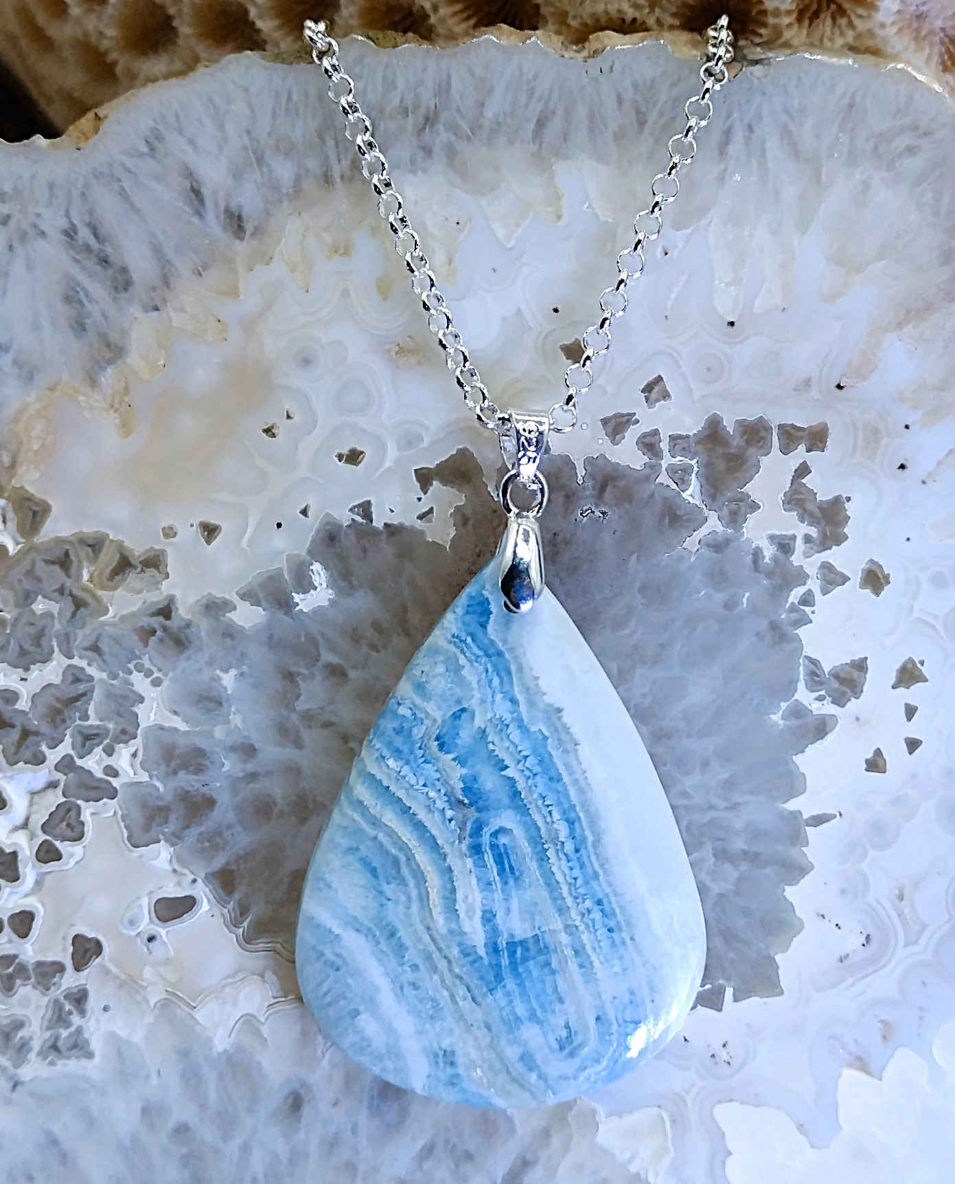 Scheelite bleue d'Australie