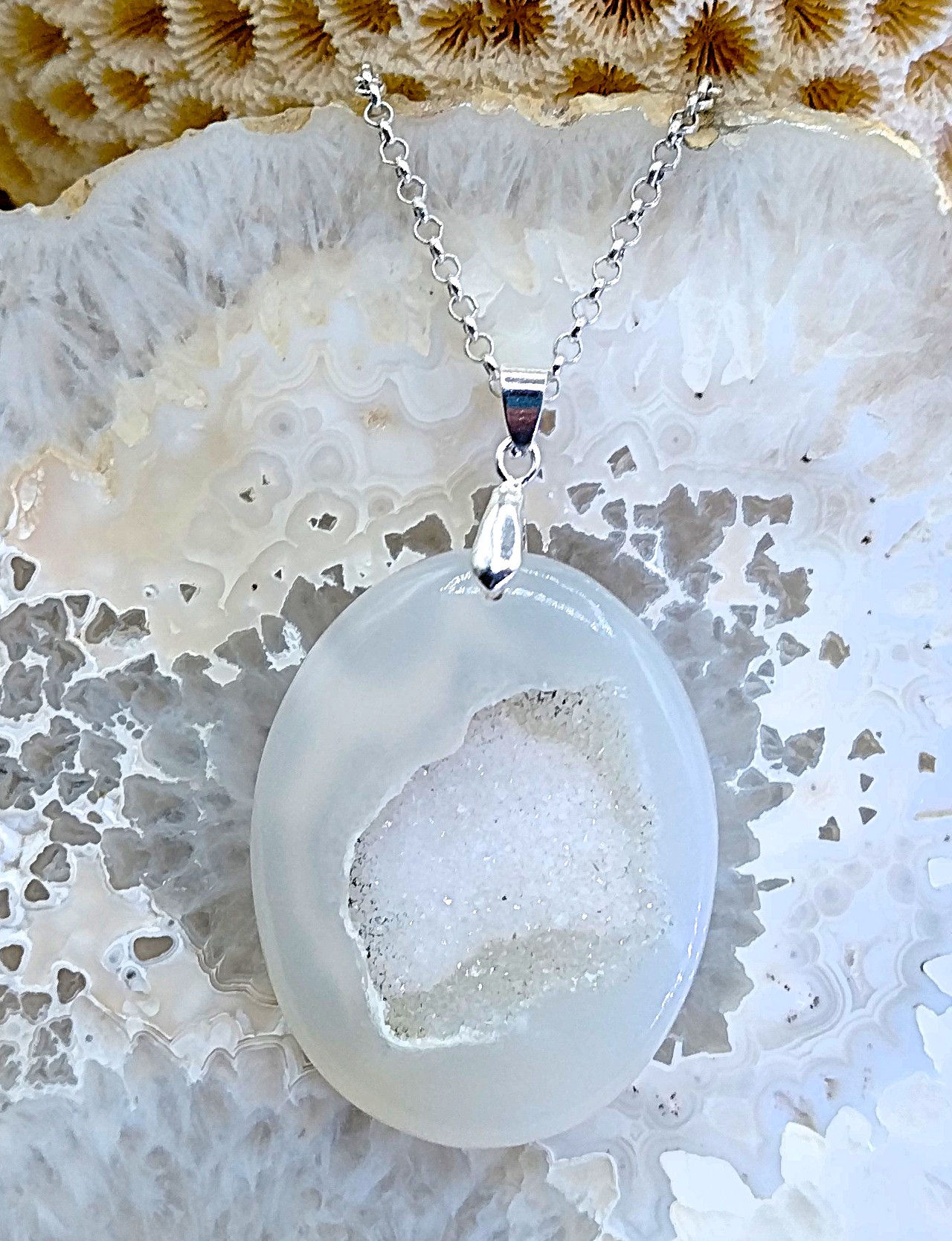Agate blanche "Druzy"