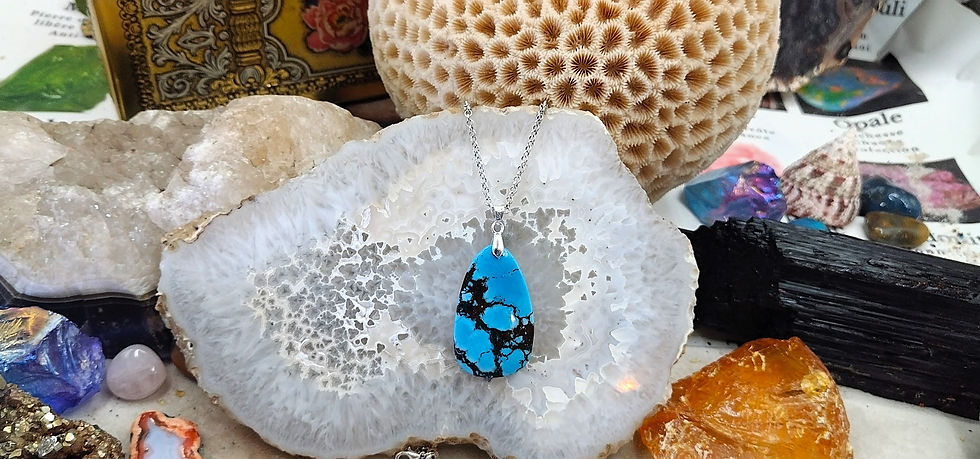 Miniature : Magnésite (teintée turquoise)