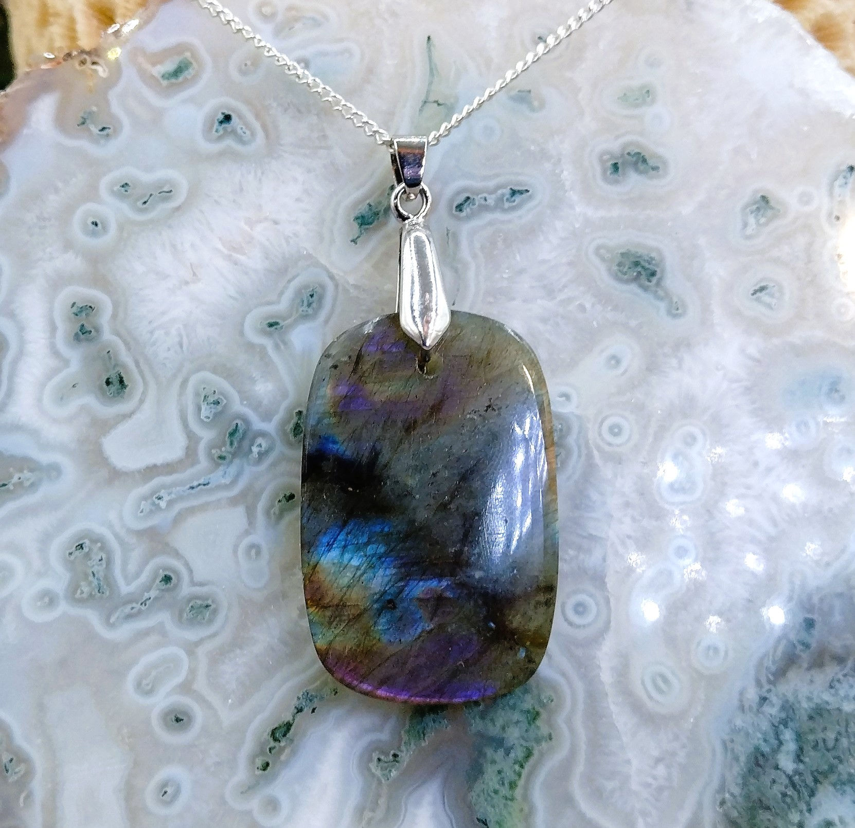 Magnifique Labradorite "multi-feux"